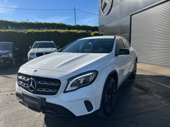 MERCEDES-BENZ GLA 200 1.6 CGI FLEX NIGHT 7G-DCT MERCEDES-BENZ GLA 200 1.6 CGI FLEX NIGHT 7G-DCT